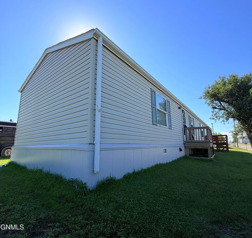 105 State Street NE, Medina, ND 58467 photo 5