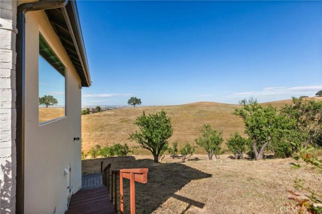 1232 Kapareil, Paso Robles, CA 93446