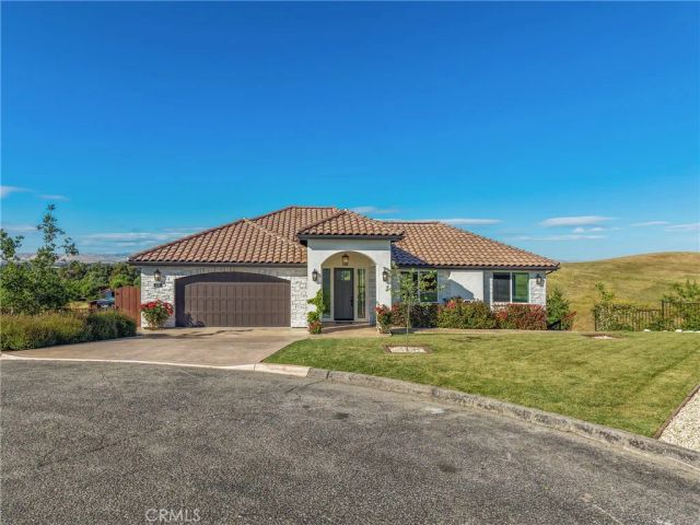 1232 Kapareil, Paso Robles, CA 93446