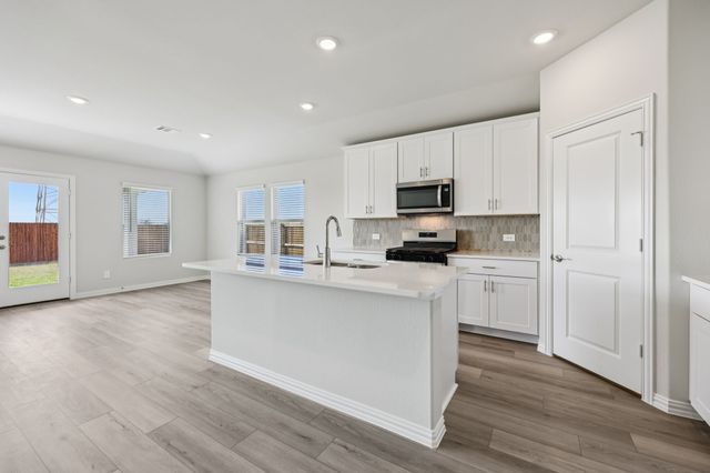 812 Wisteria Lane, Lavon, TX 75166