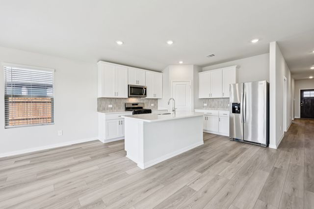 812 Wisteria Lane, Lavon, TX 75166