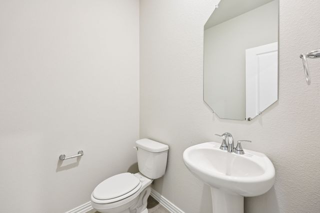 812 Wisteria Lane, Lavon, TX 75166