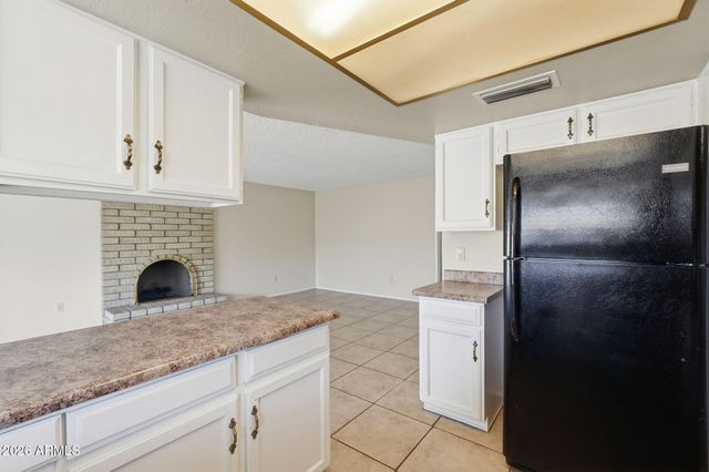 3945 W BARBARA Avenue, Phoenix, AZ 85051
