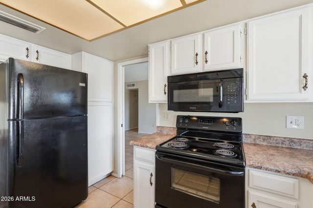 3945 W BARBARA Avenue, Phoenix, AZ 85051