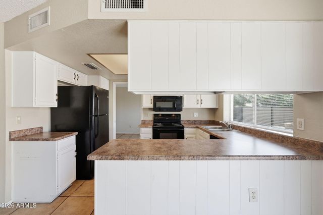 3945 W BARBARA Avenue, Phoenix, AZ 85051