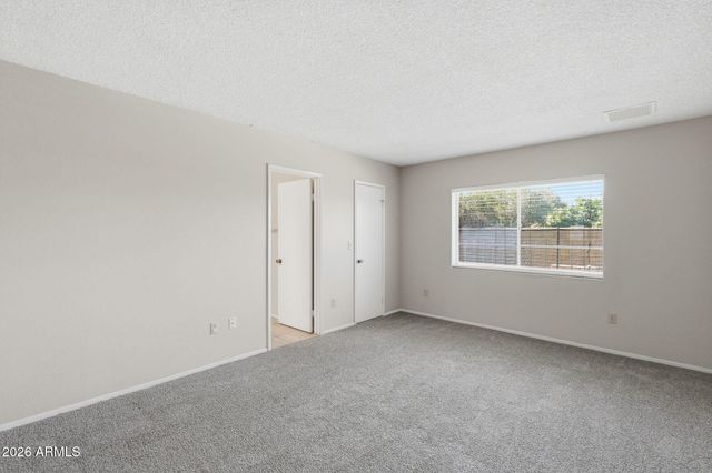 3945 W BARBARA Avenue, Phoenix, AZ 85051