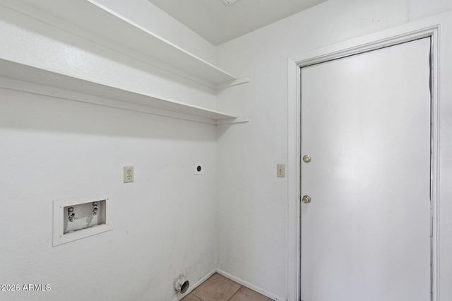 3945 W BARBARA Avenue, Phoenix, AZ 85051