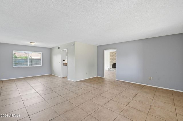 3945 W BARBARA Avenue, Phoenix, AZ 85051