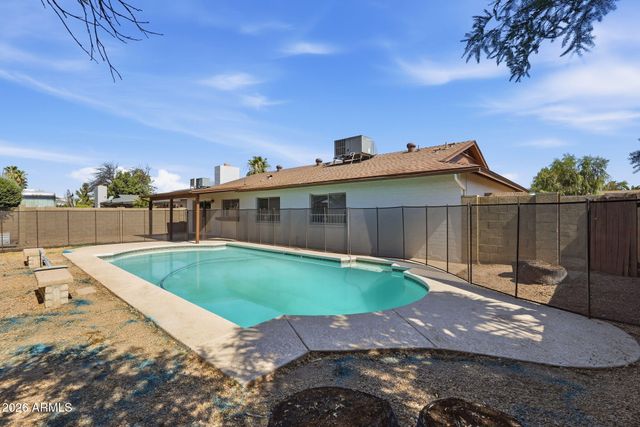 3945 W BARBARA Avenue, Phoenix, AZ 85051