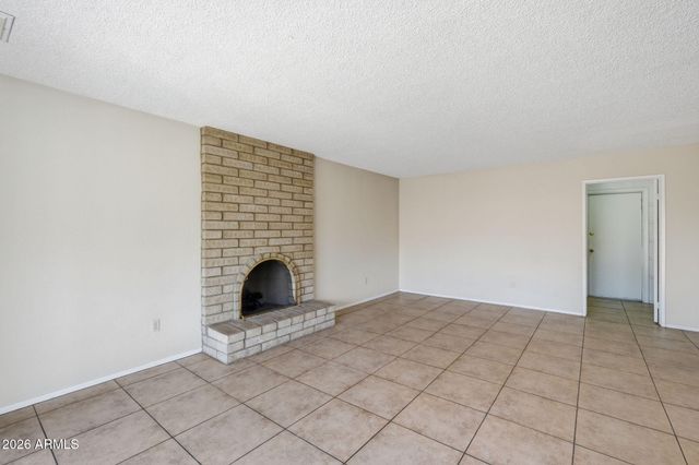 3945 W BARBARA Avenue, Phoenix, AZ 85051