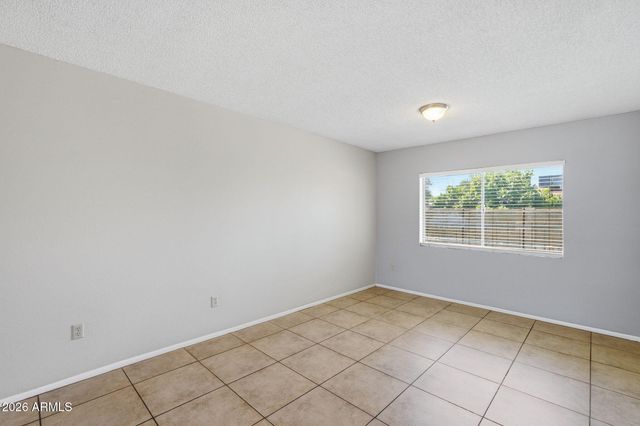 3945 W BARBARA Avenue, Phoenix, AZ 85051