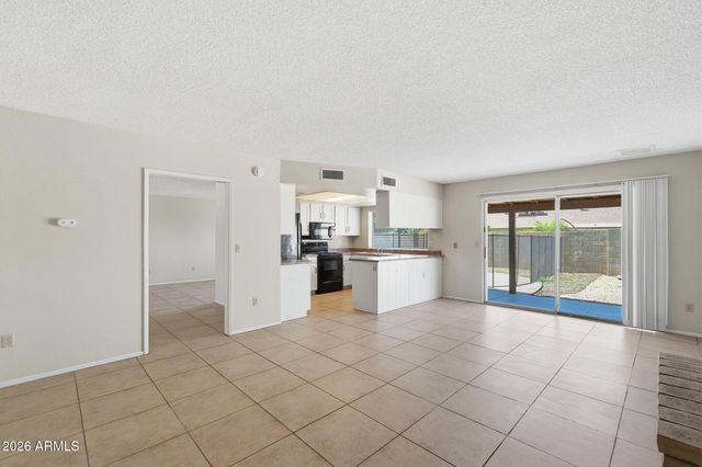 3945 W BARBARA Avenue, Phoenix, AZ 85051