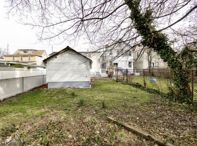 32 Montgomery St, Bloomfield Twp., NJ 07003