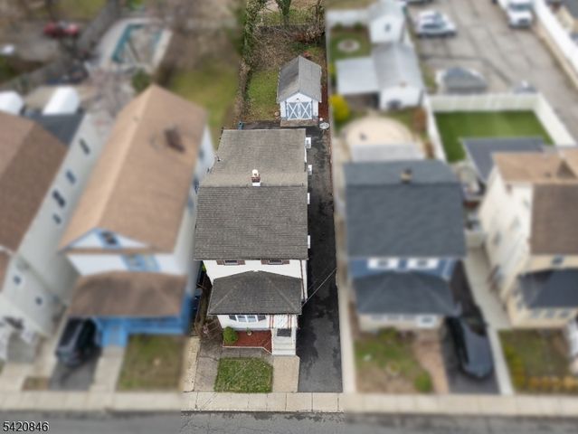 32 Montgomery St, Bloomfield Twp., NJ 07003