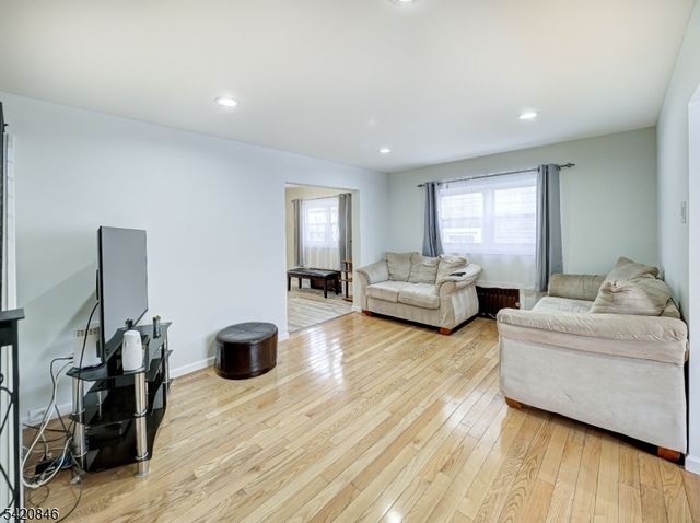 32 Montgomery St, Bloomfield Twp., NJ 07003