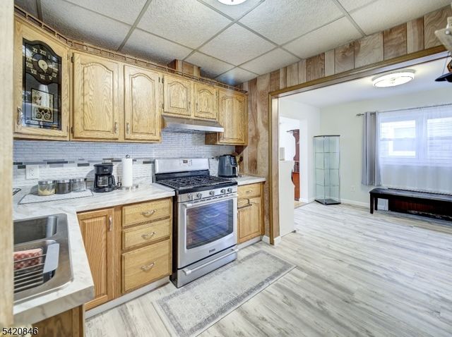 32 Montgomery St, Bloomfield Twp., NJ 07003