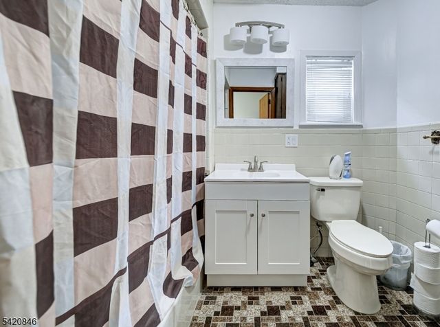 32 Montgomery St, Bloomfield Twp., NJ 07003