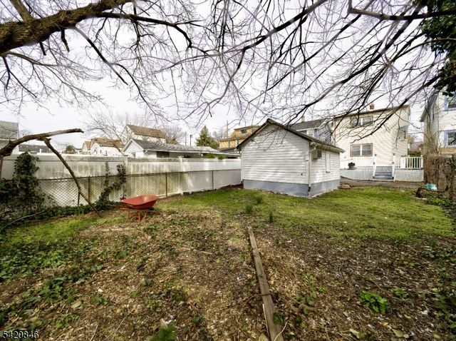 32 Montgomery St, Bloomfield Twp., NJ 07003