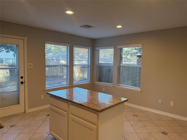 58 Shimmer Pond Pl, Conroe, TX 77385