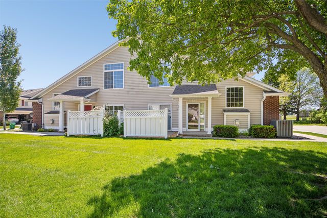 5418 Longview Court 2, Johnston, IA 50131