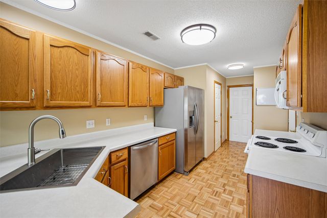 5418 Longview Court 2, Johnston, IA 50131