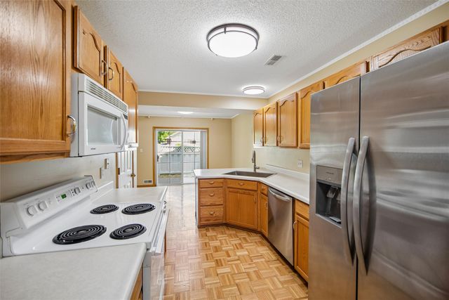 5418 Longview Court 2, Johnston, IA 50131