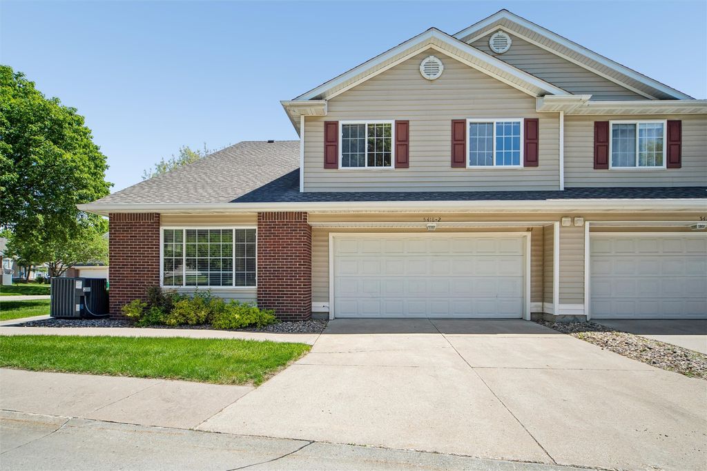 5418 Longview Court 2, Johnston, IA 50131