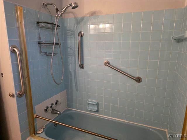 1325 Brookfield Drive, North Tonawanda, NY 14120