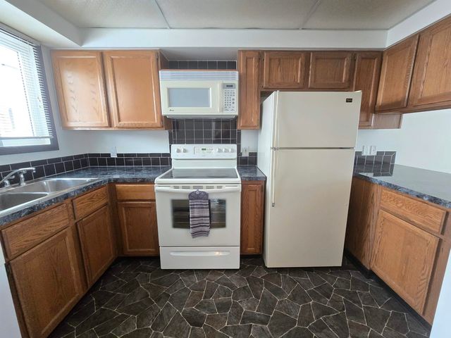 919 E Harbor View, Bay City, MI 48706