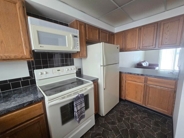 919 E Harbor View, Bay City, MI 48706