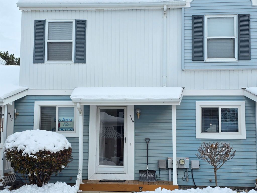 919 E Harbor View, Bay City, MI 48706