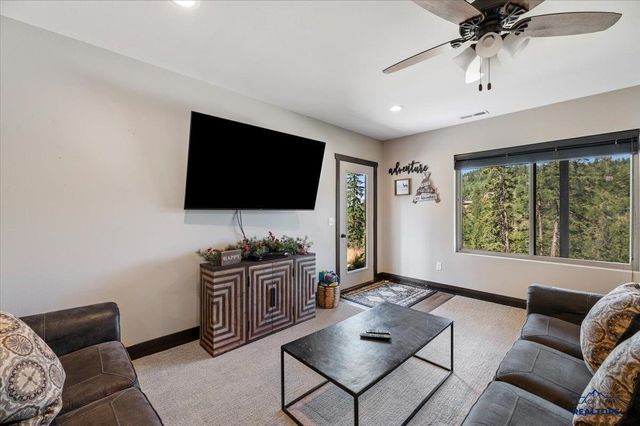 21185 LOST CAMP TRAIL, Lead, SD 57754