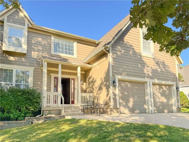 18966 W 117th Terrace, Olathe, KS 66061