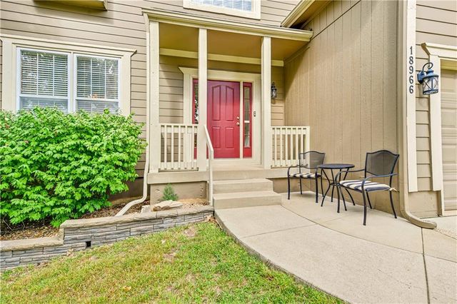 18966 W 117th Terrace, Olathe, KS 66061