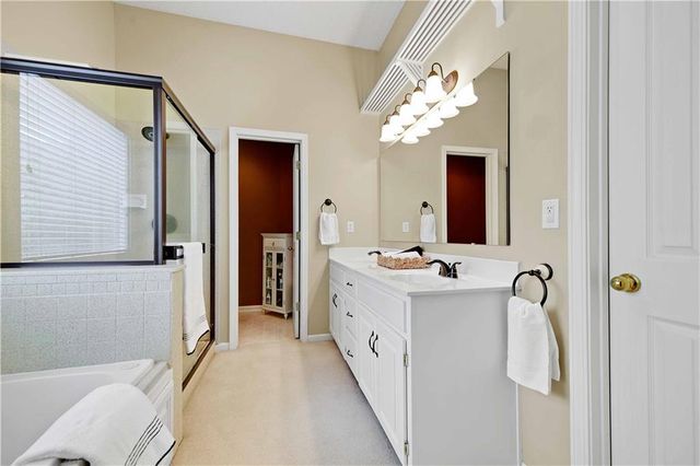 18966 W 117th Terrace, Olathe, KS 66061