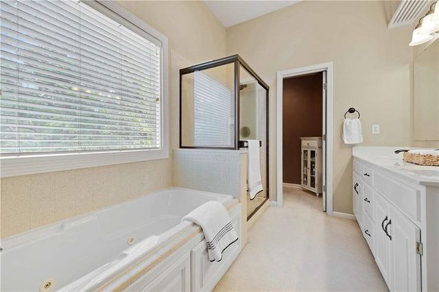 18966 W 117th Terrace, Olathe, KS 66061