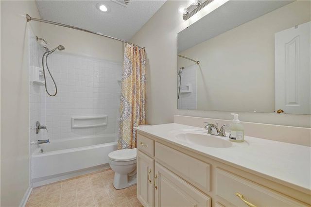 18966 W 117th Terrace, Olathe, KS 66061