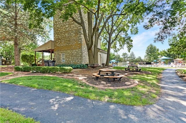 18966 W 117th Terrace, Olathe, KS 66061