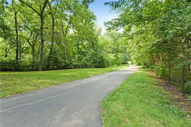 18966 W 117th Terrace, Olathe, KS 66061