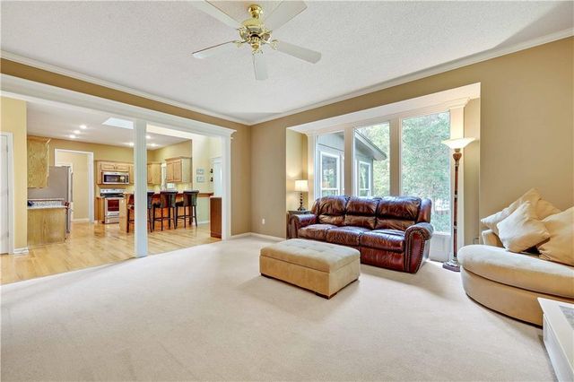 18966 W 117th Terrace, Olathe, KS 66061