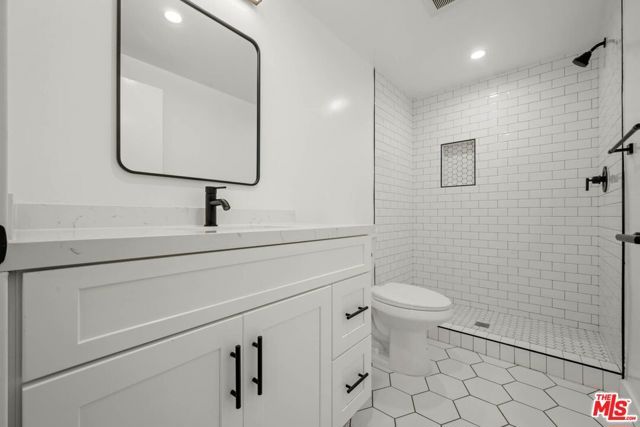 8425 S Western Avenue, Los Angeles, CA 90047