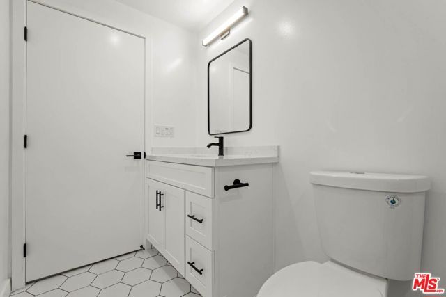 8425 S Western Avenue, Los Angeles, CA 90047