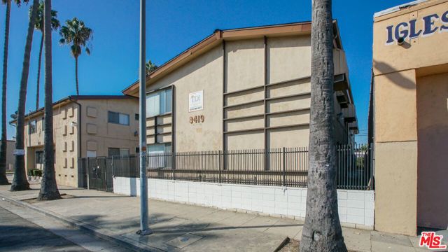 8425 S Western Avenue, Los Angeles, CA 90047