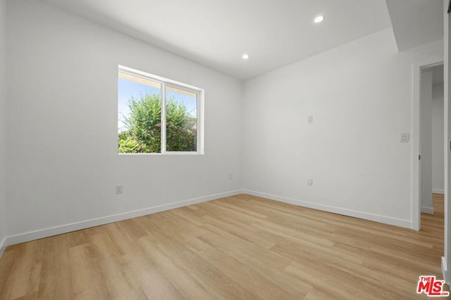 8425 S Western Avenue, Los Angeles, CA 90047