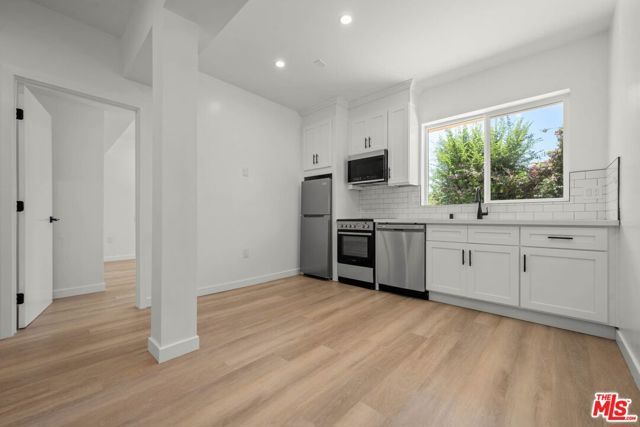 8425 S Western Avenue, Los Angeles, CA 90047