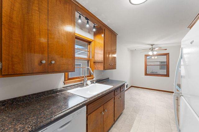 811 Pandora Drive NE, Fridley, MN 55432