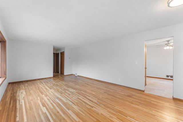 811 Pandora Drive NE, Fridley, MN 55432