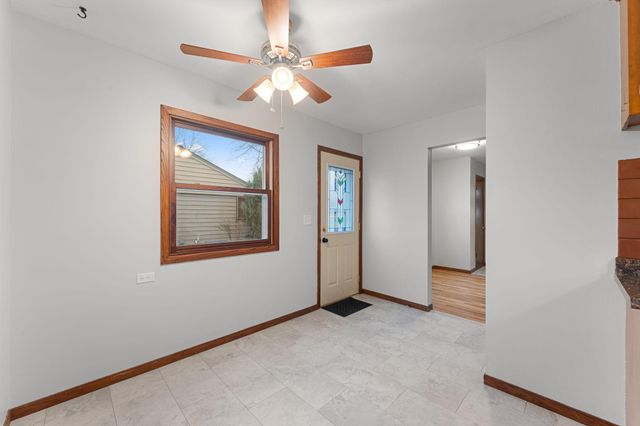 811 Pandora Drive NE, Fridley, MN 55432