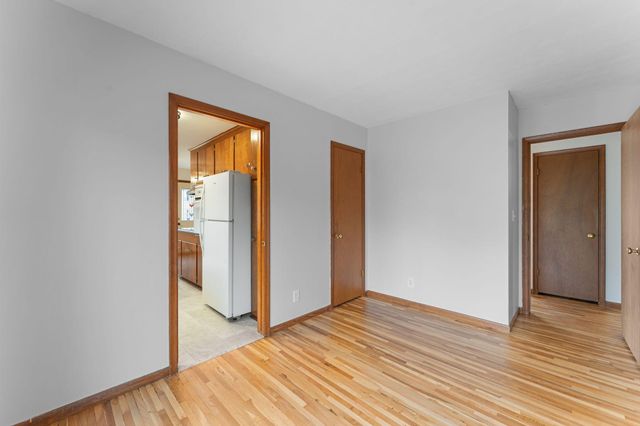 811 Pandora Drive NE, Fridley, MN 55432