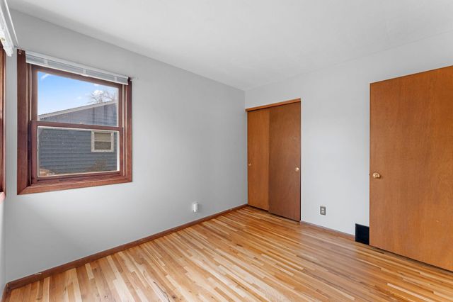 811 Pandora Drive NE, Fridley, MN 55432